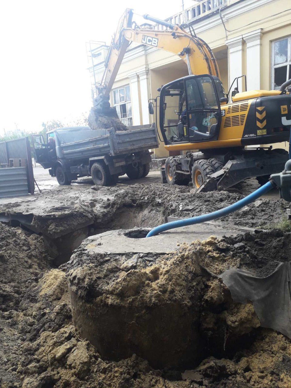 «Харківводоканал» щодня відновлює зовнішні мережі