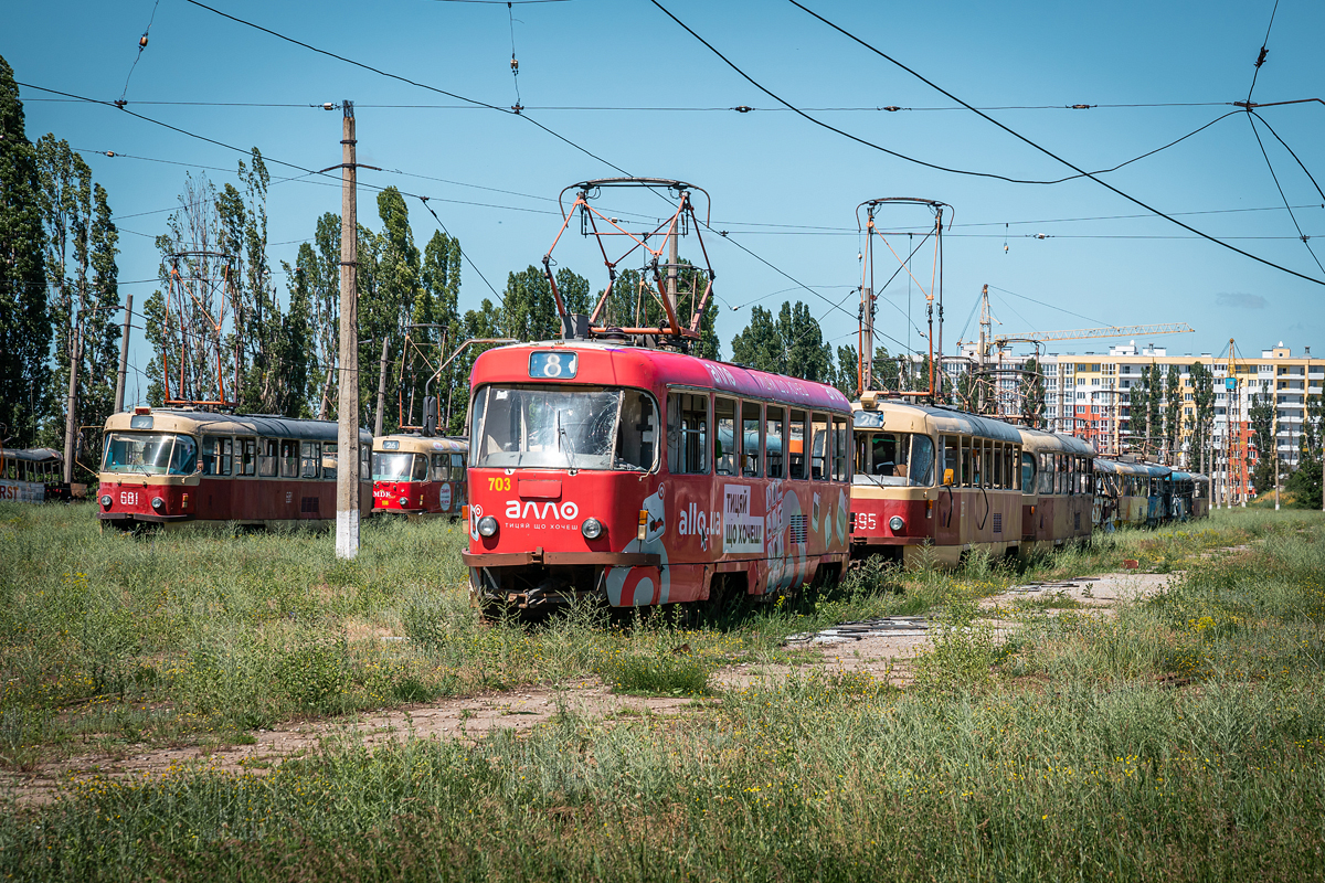 Територія Салтівського депо зруйнована та знеструмлена