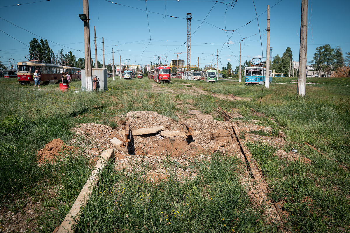 Територія Салтівського депо зруйнована та знеструмлена