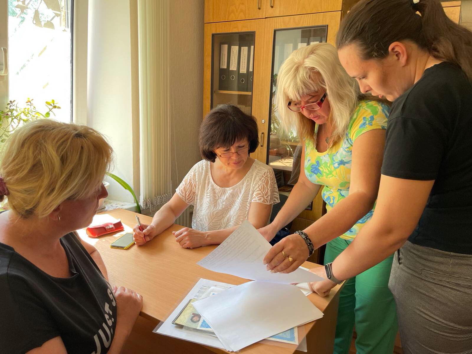 В Основ’янському районі продовжують надавати соціальну допомогу