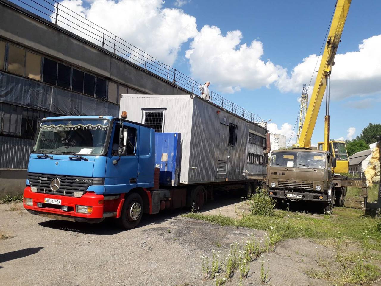 Пошкоджені обстрілами мобільні котельні відправили на ремонт