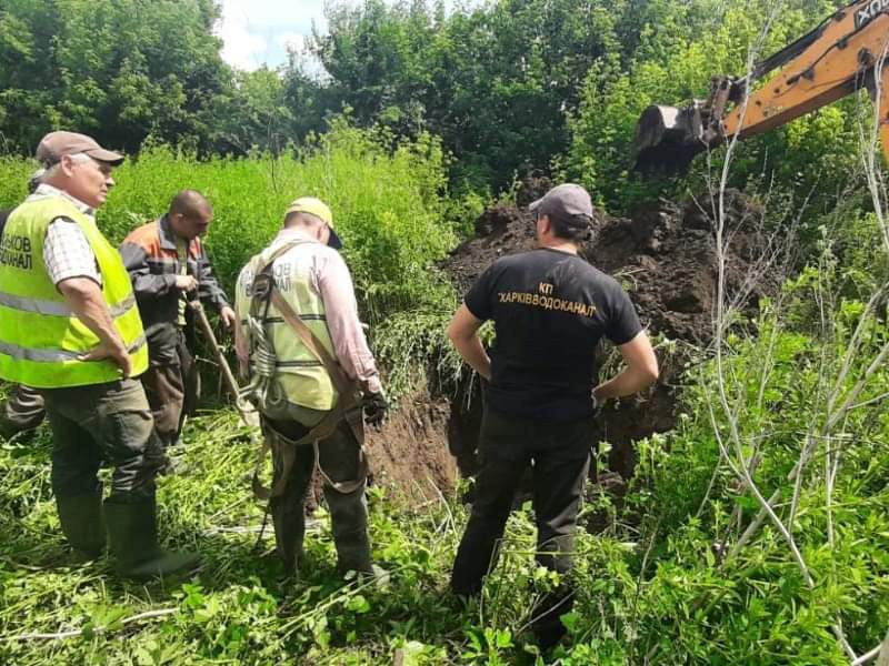 У Харкові оперативно усувають пошкодження на трубопроводах
