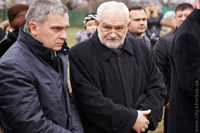 До могил жертв голодоморів поклали квіти