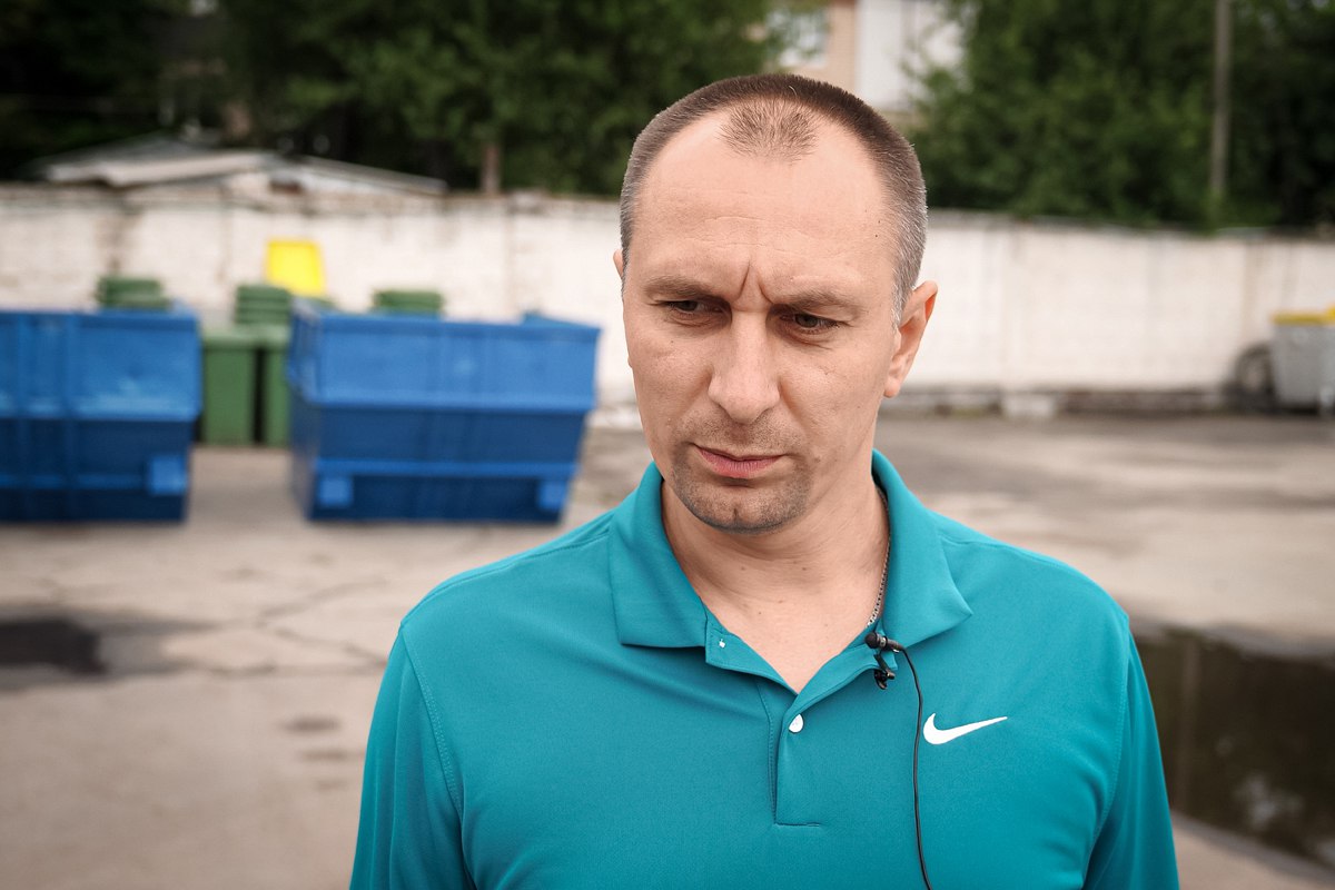 У Харкові відновлюють пошкоджені сміттєві контейнери