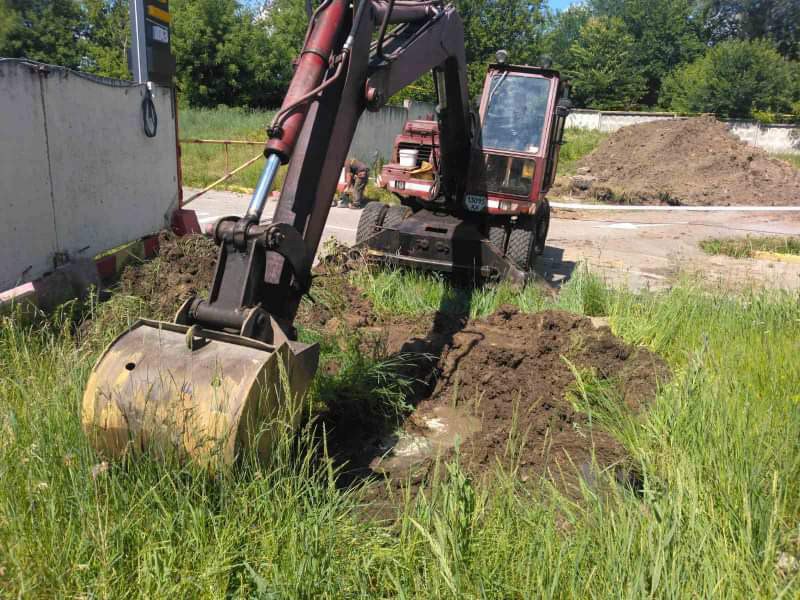 В Індустріальному районі відновлюють водоводи