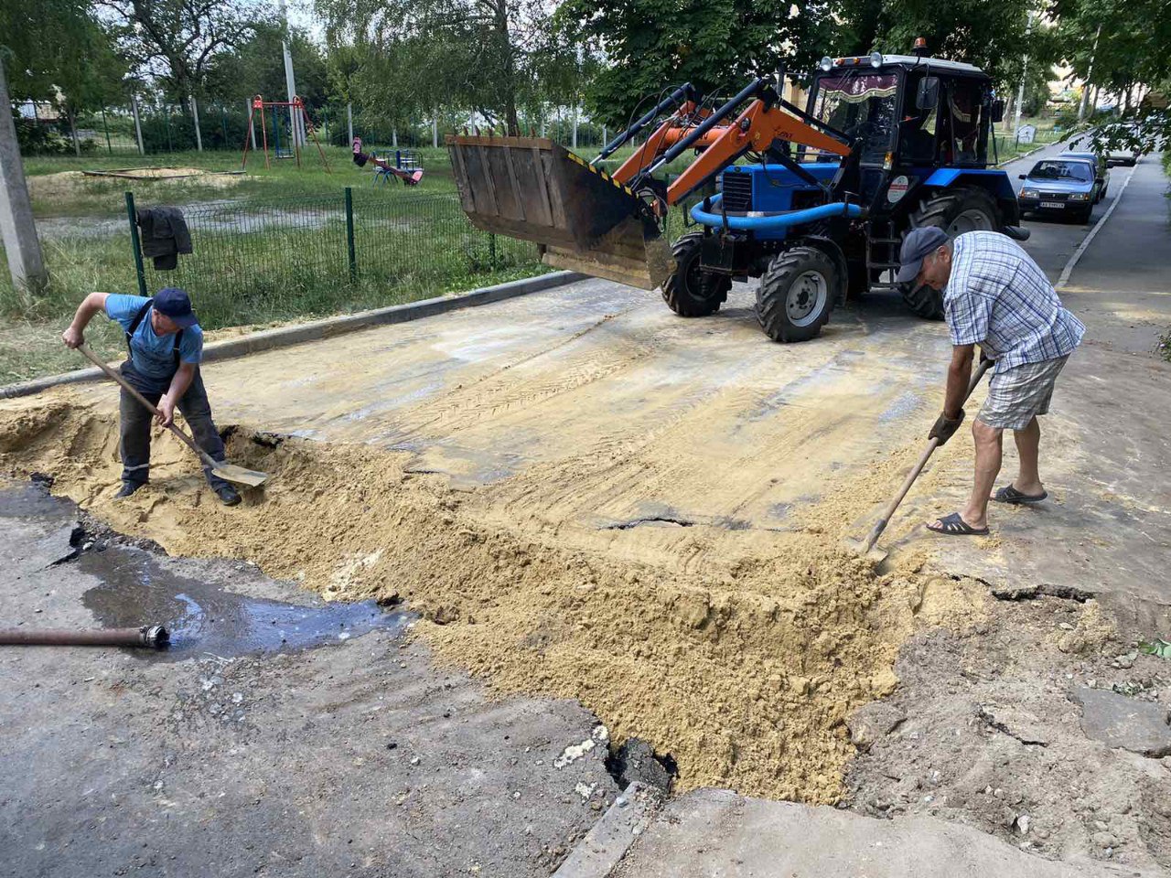В Індустріальному районі відновлюють водоводи