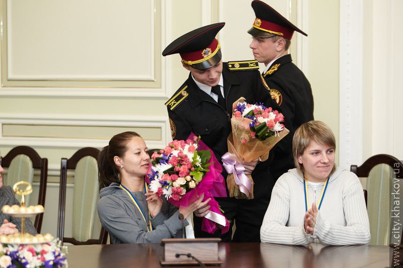 Геннадій Кернес провів прийом жіночої футбольної команди «Житлобуд-1»