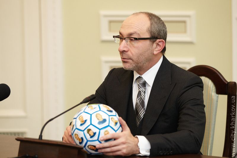 Геннадій Кернес провів прийом жіночої футбольної команди «Житлобуд-1»