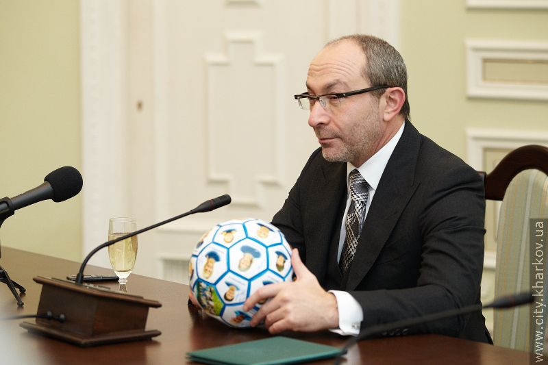 Геннадій Кернес провів прийом жіночої футбольної команди «Житлобуд-1»