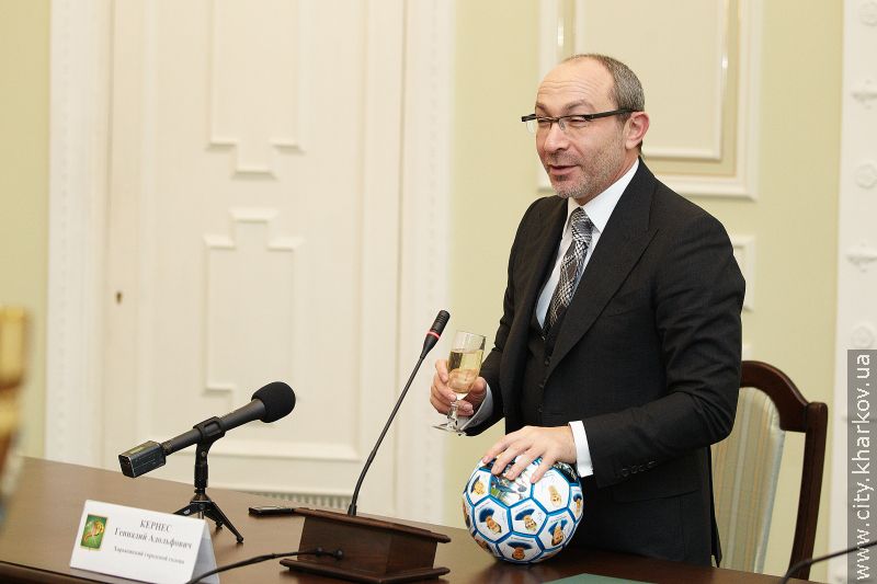 Геннадій Кернес провів прийом жіночої футбольної команди «Житлобуд-1»