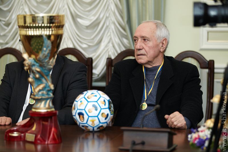 Геннадій Кернес провів прийом жіночої футбольної команди «Житлобуд-1»