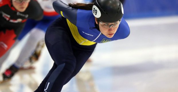 Чемпіонка зі шорт-треку проводить аукціон, щоб допомогти волонтерам