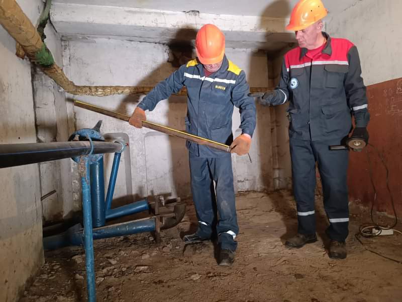 У Салтівському районі відновлюють внутрішньобудинкові комунікації