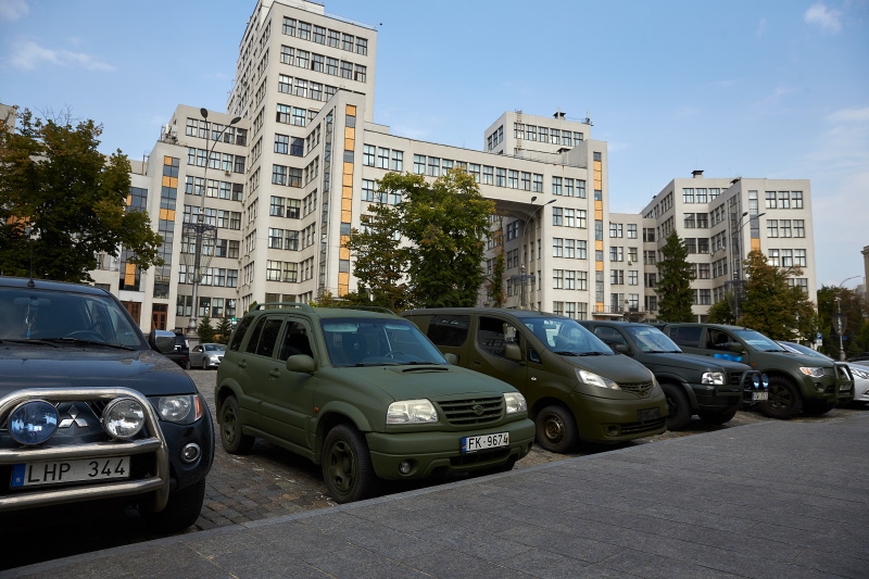 Харківські рятувальники та військові отримали нову техніку