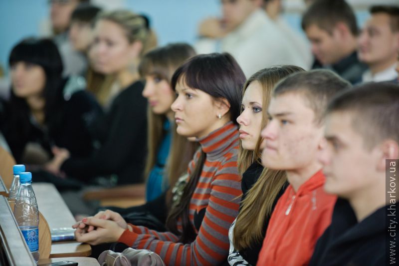 Польський посол зустрівся зі студентами харківської юракадемії