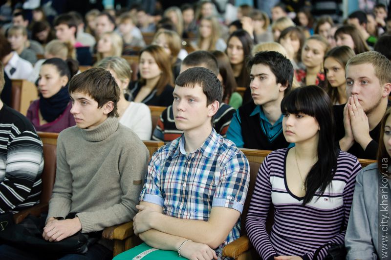 Польський посол зустрівся зі студентами харківської юракадемії