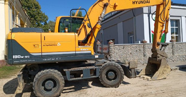 На Полтавському Шляху відновлюють постачання води