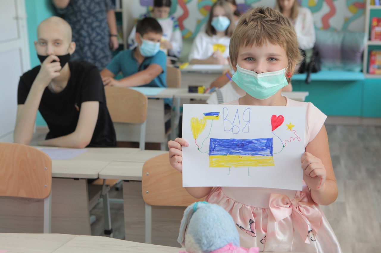 У Харкові продовжила роботу Школа супергероїв для дітей з онкологією