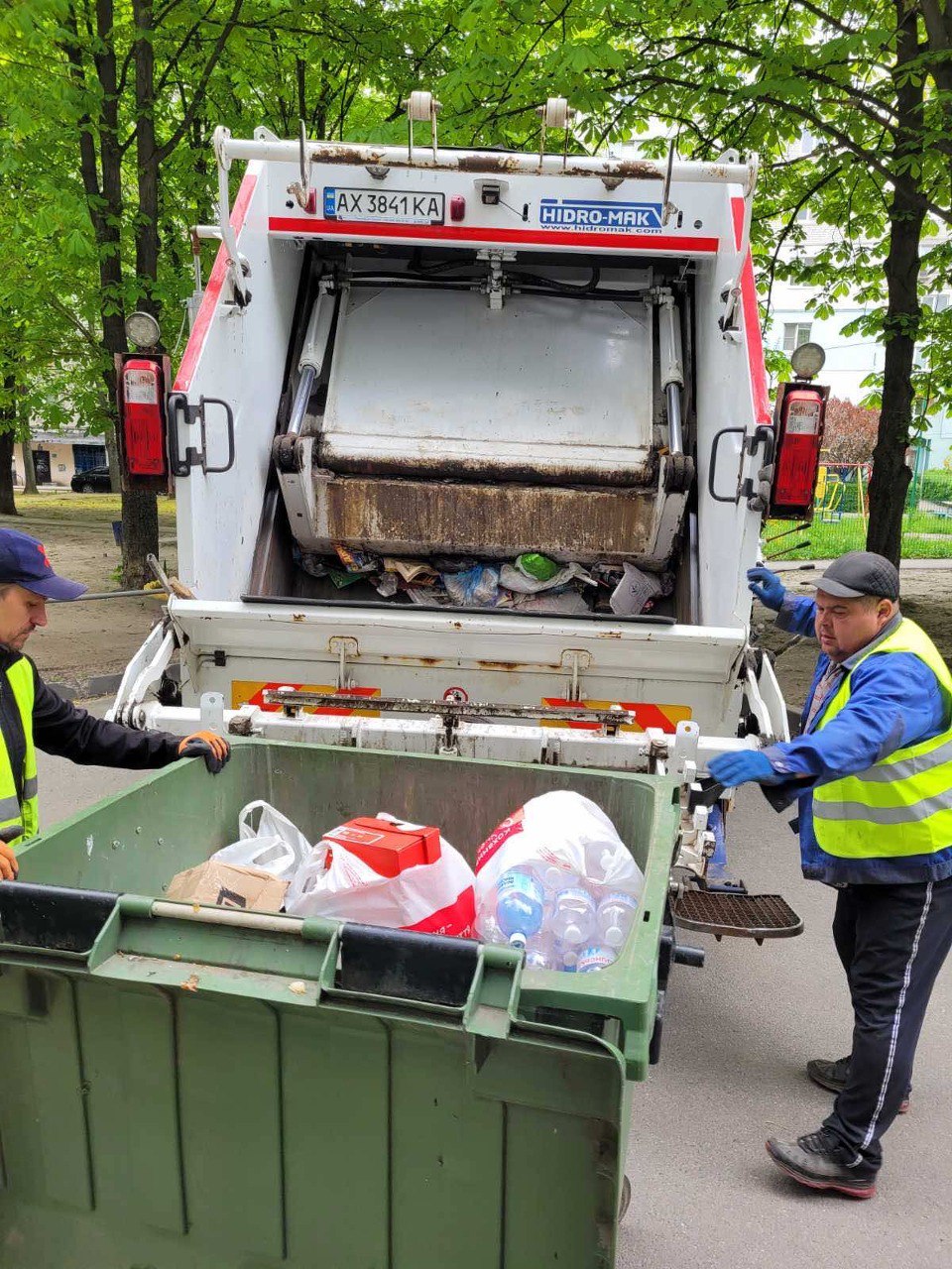 За тиждень з Харкова вивезли понад 51 тисячу кубометрів сміття