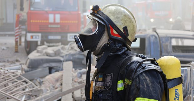 Харківські рятувальники ліквідували три пожежі, спричинені ворожими обстрілами 
