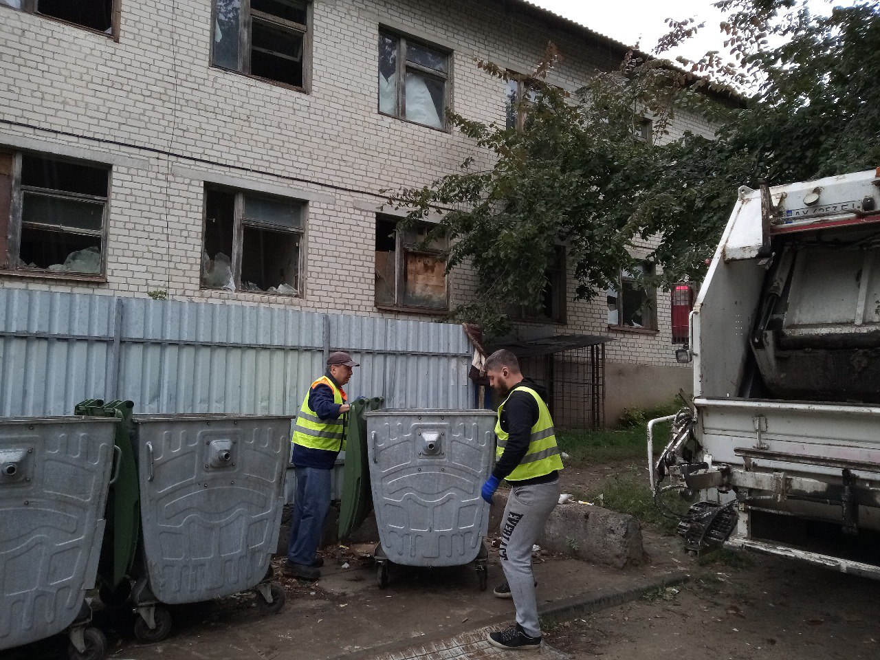 Із селища Кулиничі щодня вивозять понад 30 кубометрів відходів