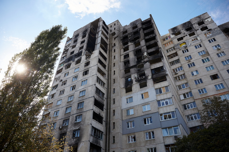 На Північній Салтівці відновлюють житловий фонд та готуються до зими