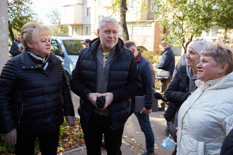 На Північній Салтівці відновлюють житловий фонд та готуються до зими