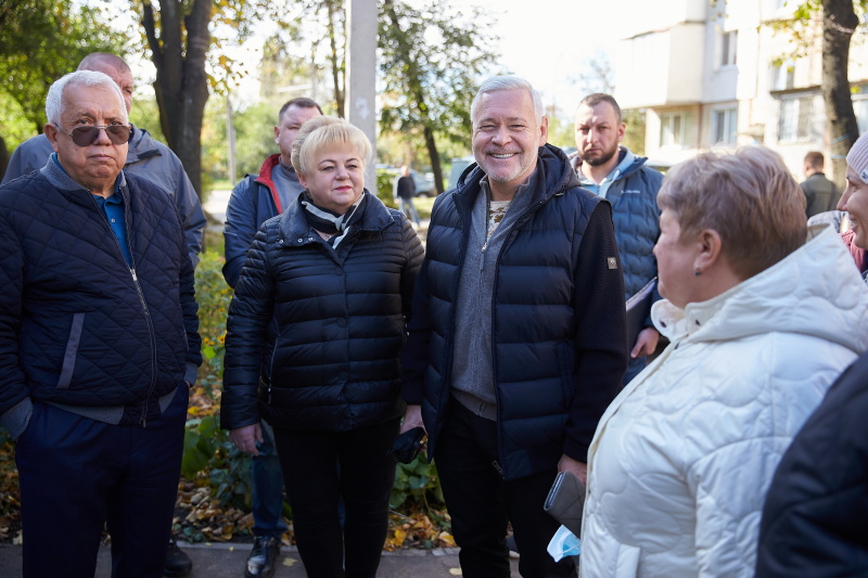 На Північній Салтівці відновлюють житловий фонд та готуються до зими