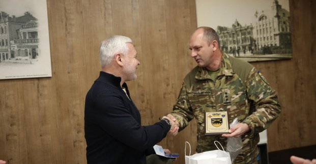 Військові вручили Ігорю Терехову відзнаку «За оборону Харкова»