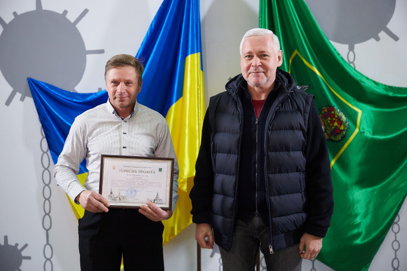 Ігор Терехов нагородив водіїв міського транспорту та дорожників