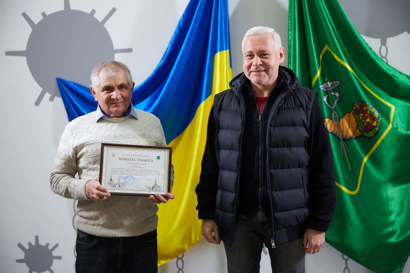 Ігор Терехов нагородив водіїв міського транспорту та дорожників