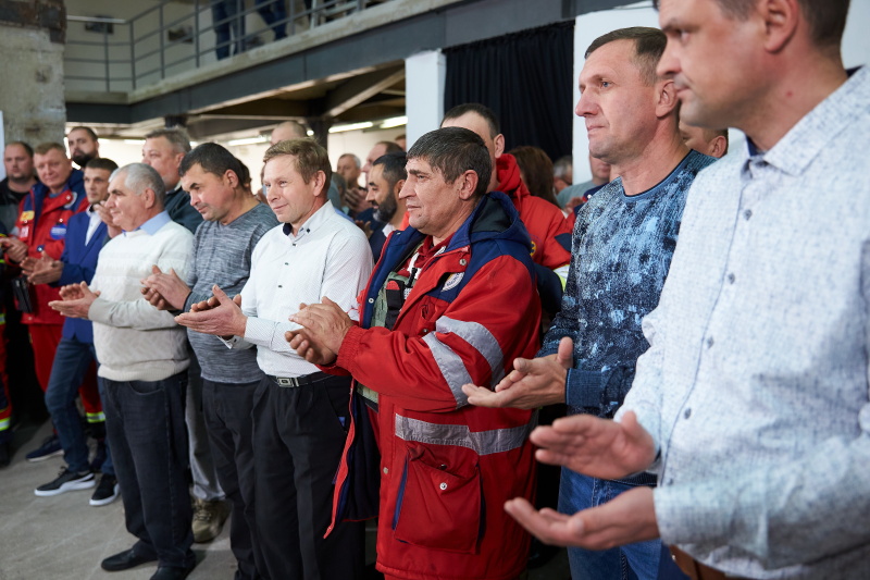 Ігор Терехов нагородив водіїв міського транспорту та дорожників