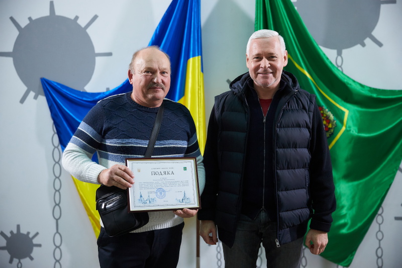 Ігор Терехов нагородив водіїв міського транспорту та дорожників