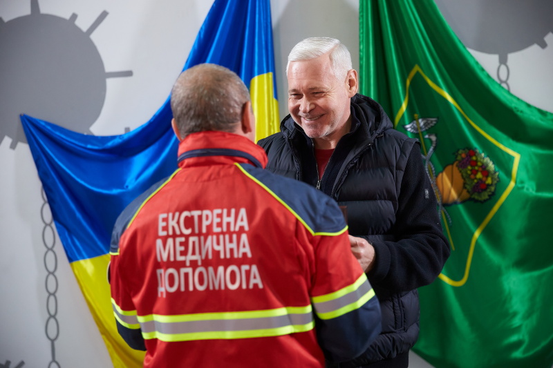 Ігор Терехов нагородив водіїв міського транспорту та дорожників