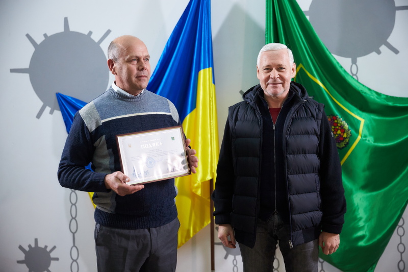 Ігор Терехов нагородив водіїв міського транспорту та дорожників
