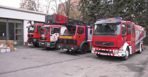 Сучасні пожежні машини та медикаменти - німецькі благодійники передали Харкову допомогу