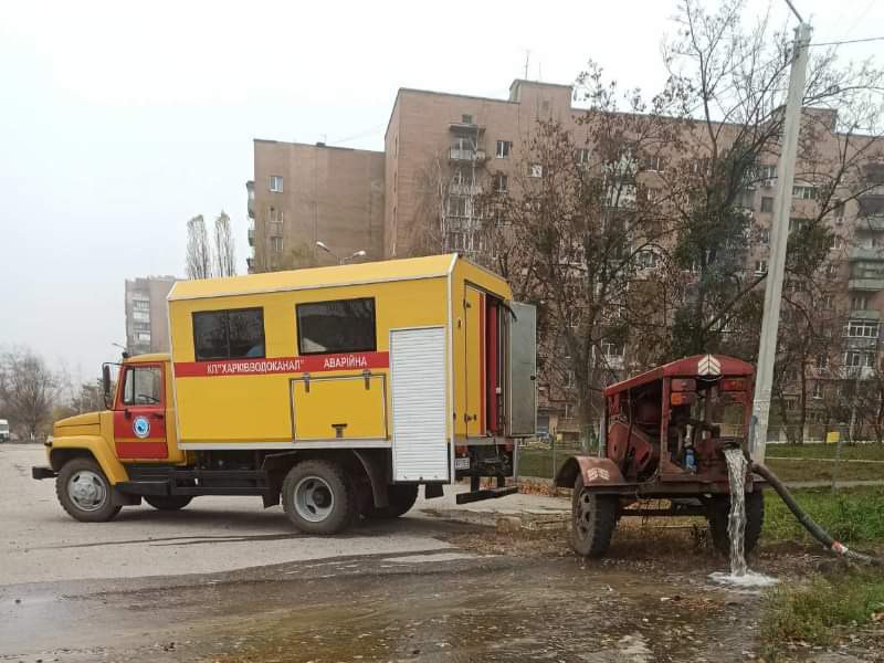 У Новобаварському районі ремонтують водоводи