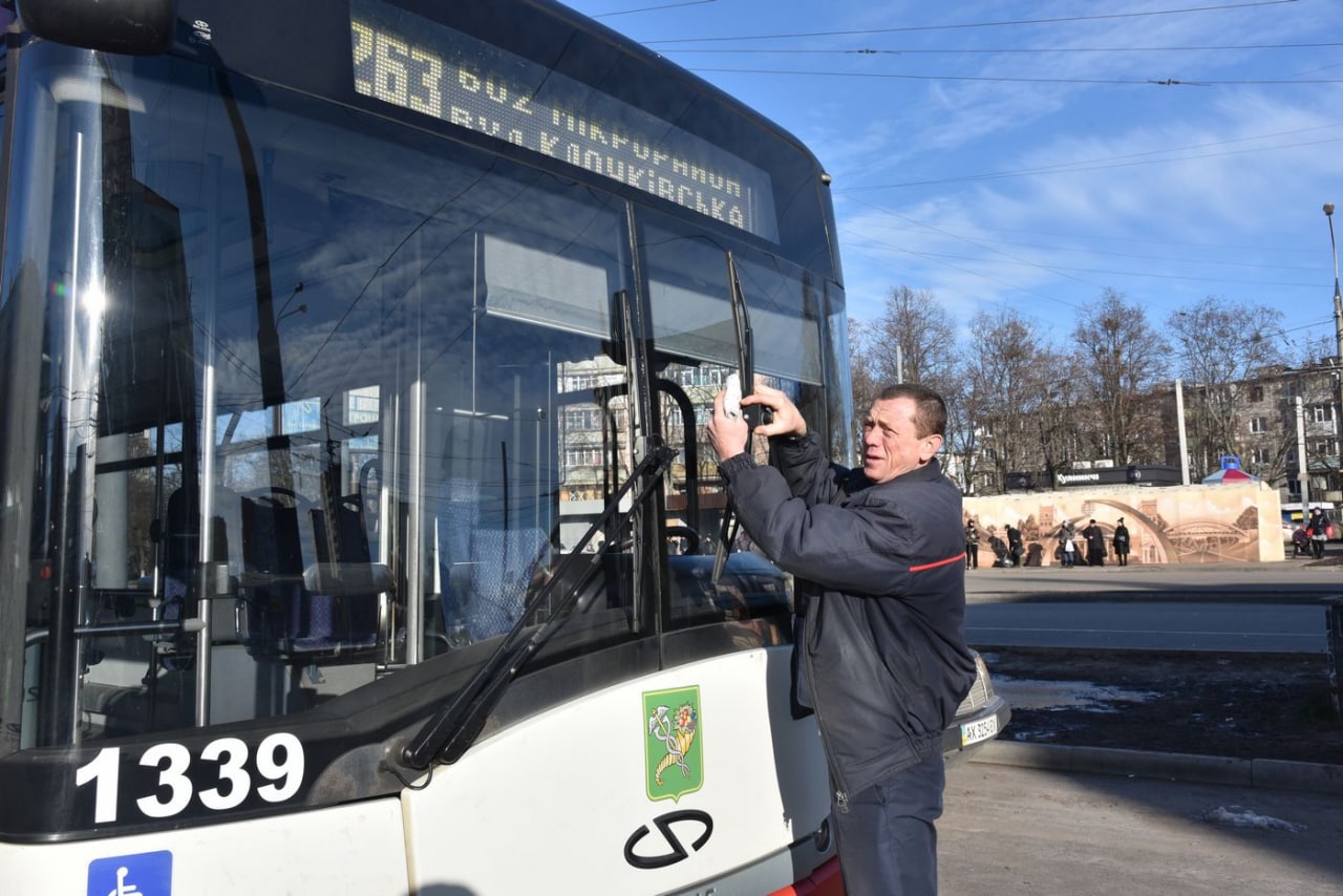 #Обличчя_Харкова. Максим Бронніков – водій автобуса, який розвозив гуманітарну допомогу