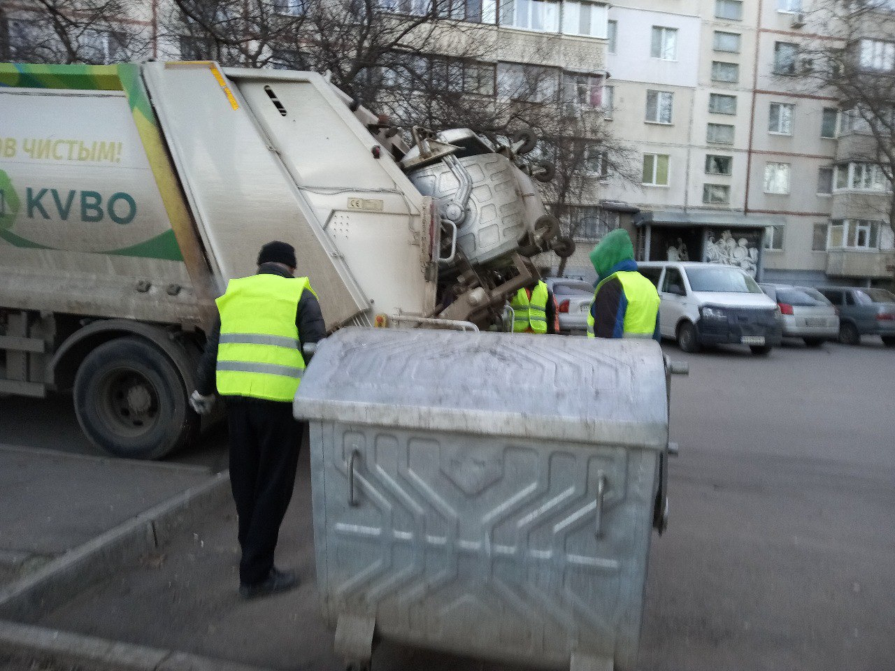 КВПВ наводить лад на проспекті Гагаріна та вулиці Одеській