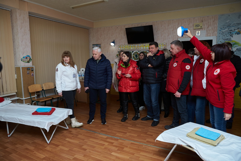 Червоний Хрест допомагає облаштовувати у Харкові «пункти незламності»