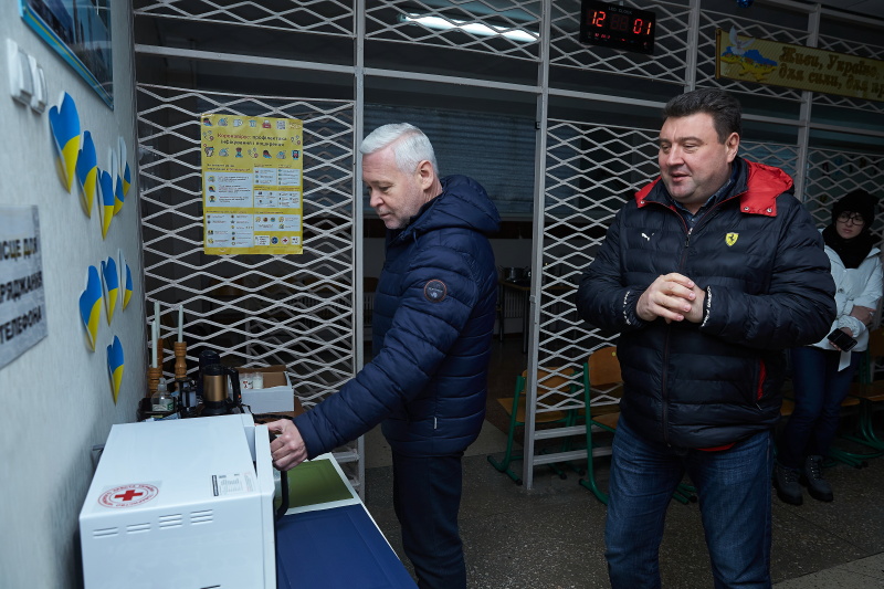 Червоний Хрест допомагає облаштовувати у Харкові «пункти незламності»