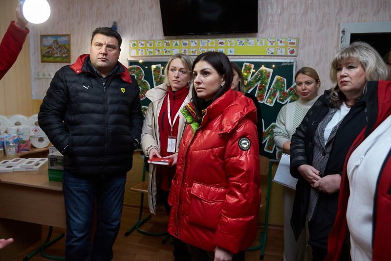 Червоний Хрест допомагає облаштовувати у Харкові «пункти незламності»