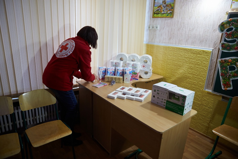 Червоний Хрест допомагає облаштовувати у Харкові «пункти незламності»