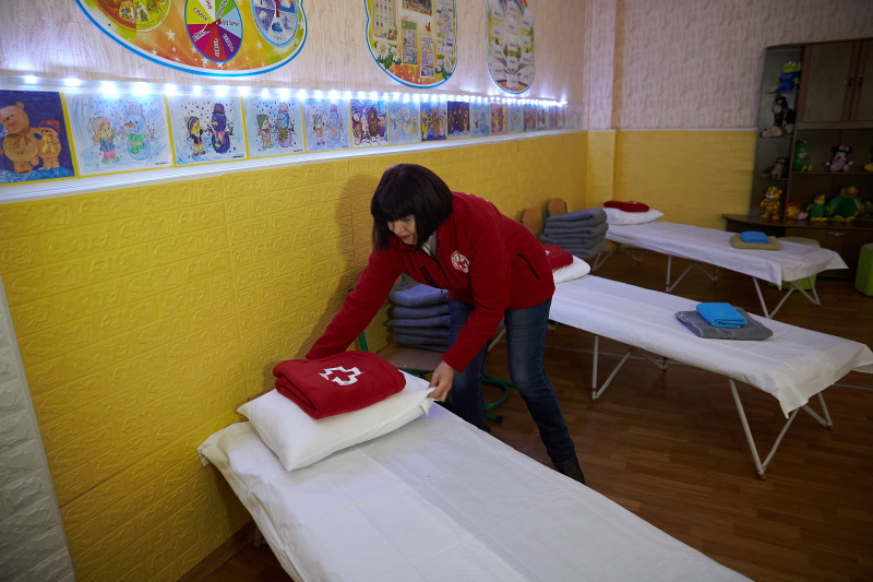 Червоний Хрест допомагає облаштовувати у Харкові «пункти незламності»