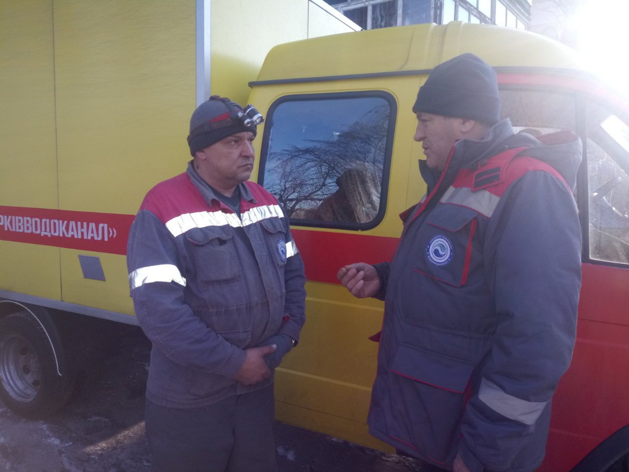 На вулиці Москалівській перекладають внутрішньобудинкові системи