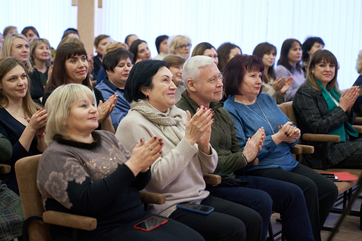 Педагоги Індустріального району отримали нагороди