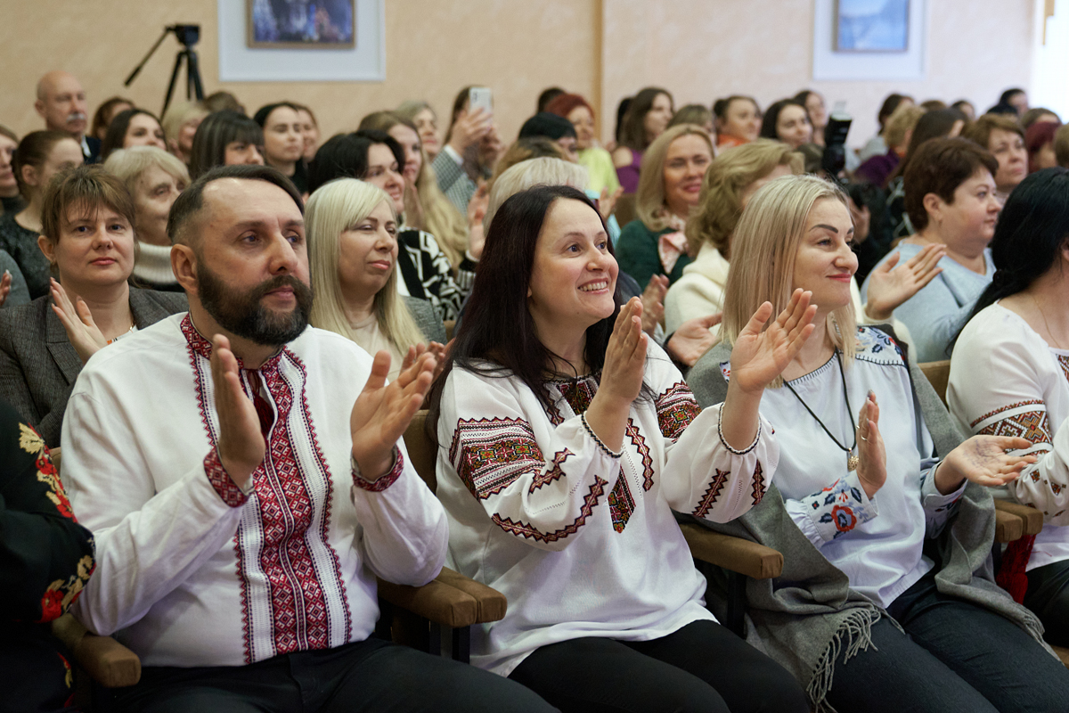 Педагоги Індустріального району отримали нагороди
