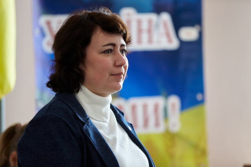У Харкові вручили планшети учням зруйнованої спеціалізованої школи №134