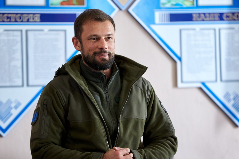 У Харкові вручили планшети учням зруйнованої спеціалізованої школи №134
