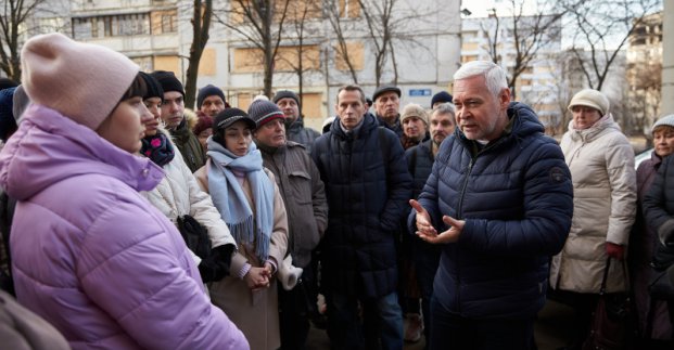 Ігор Терехов зустрівся з мешканцями однієї з найбільш зруйнованих багатоповерхівок у Київському районі
